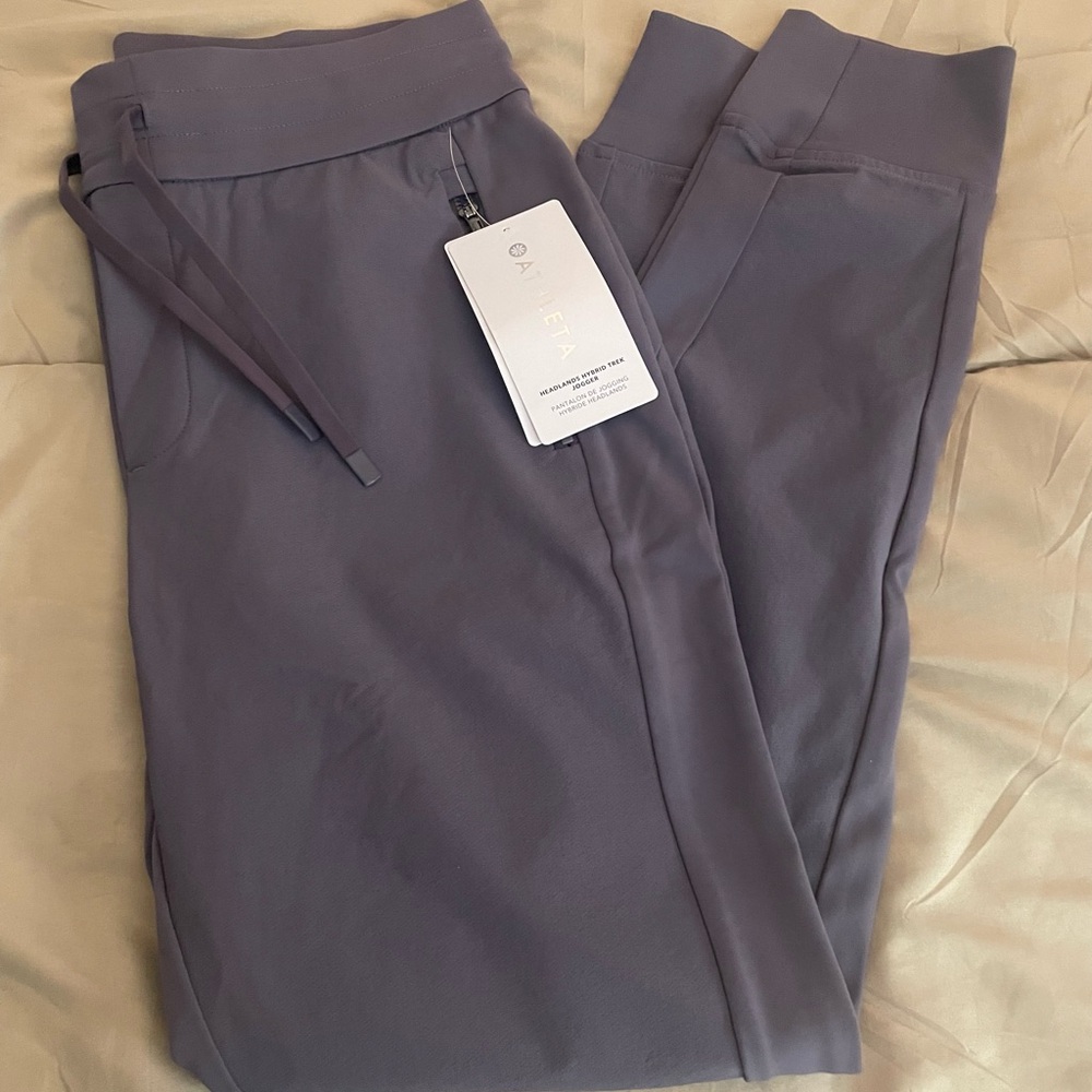 NWT Athleta Headlands Hybrid Trek Jogger in Gray